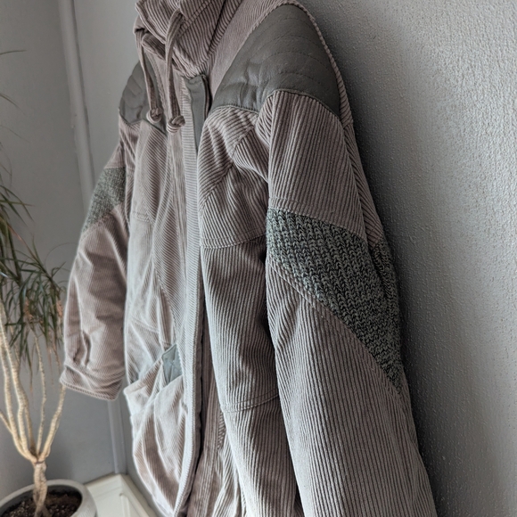 Vintage Women's Taupe Corduroy Puffer Jacket With  Leather & Knit Detailing - Picture 7 of 16